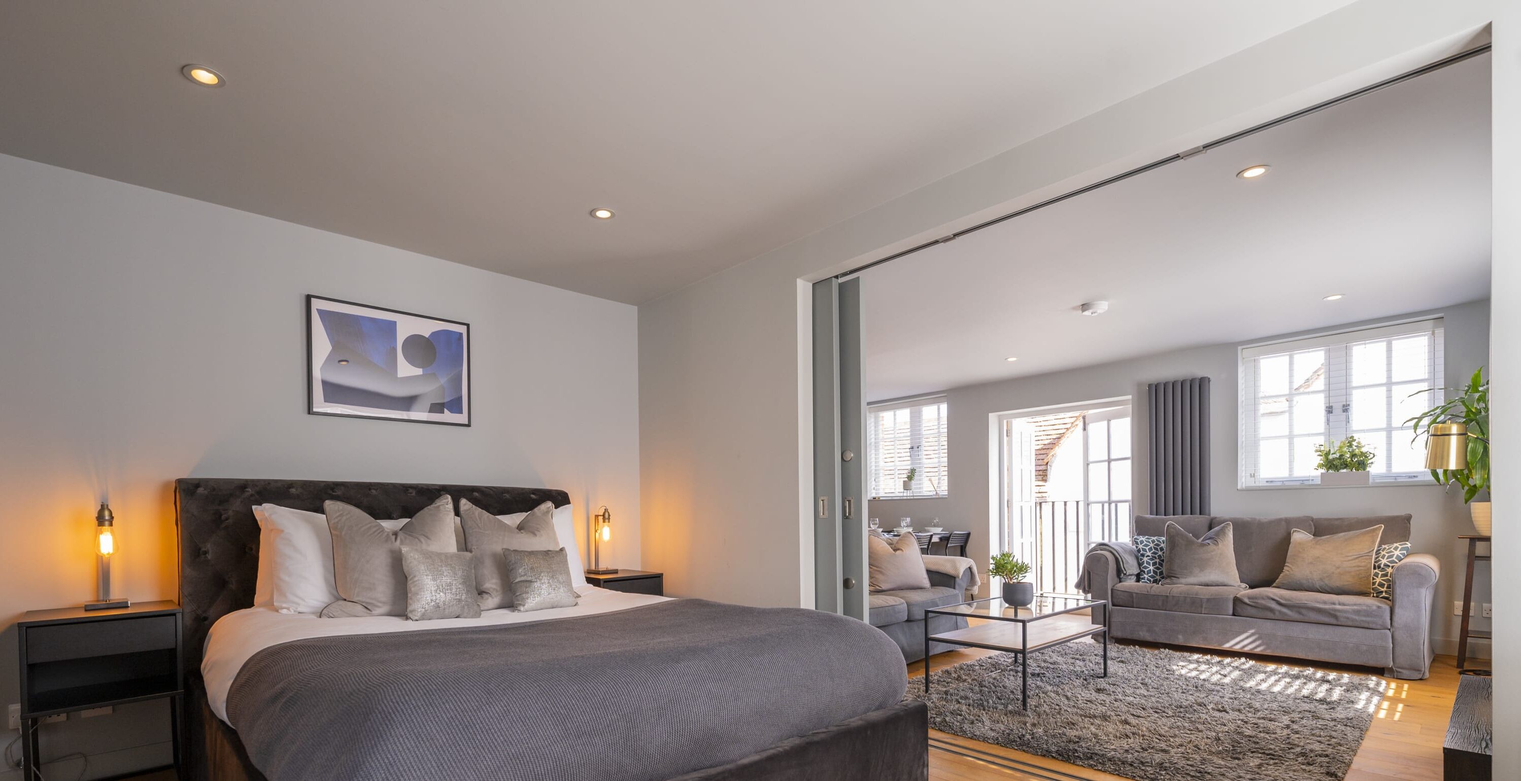 Modern Luxury Apartment In The Heart of Henley