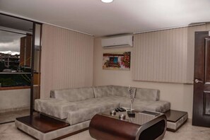 Fernseher, Stereoanlage