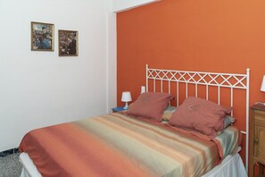 2 chambres, fer et planche à repasser, Wi-Fi (supplément)