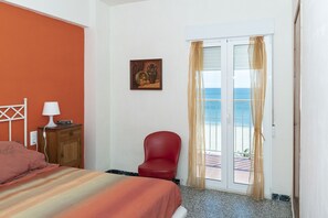 2 soverom, strykejern/-brett, wi-fi (mot et tillegg) og sengetøy