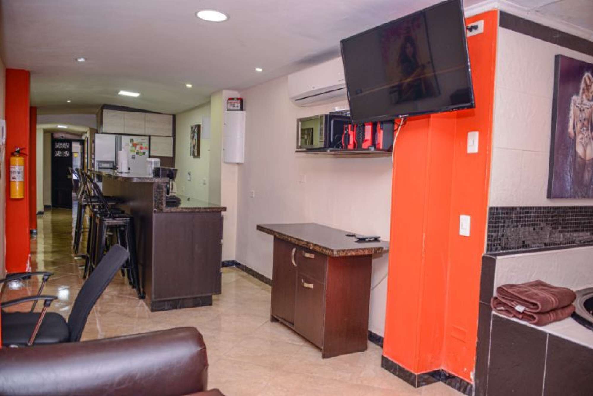 3 Bedroom Combo Two Hot tubs 2 apartments