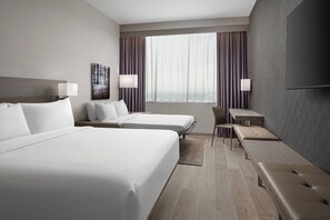 Room | Desk, laptop workspace, iron/ironing board, free cots/infant beds - AC Hotel by Marriott Orlando Downtown (Orlando)