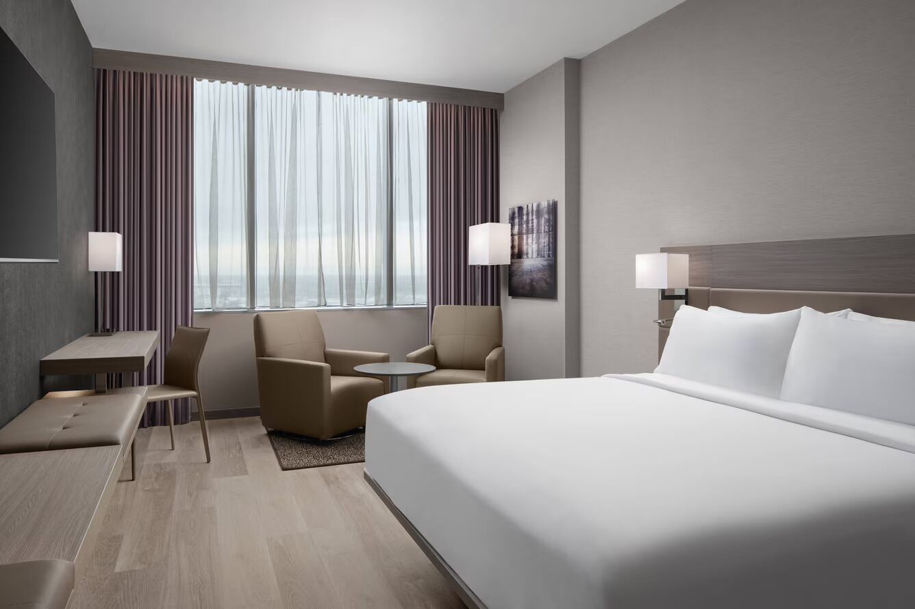 Standard Room, 1 King Bed | Desk, laptop workspace, iron/ironing board, free cots/infant beds