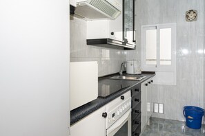 Fridge, microwave, oven, coffee/tea maker - MAR Y MONTAÑA, 2º-18 (Cullera)