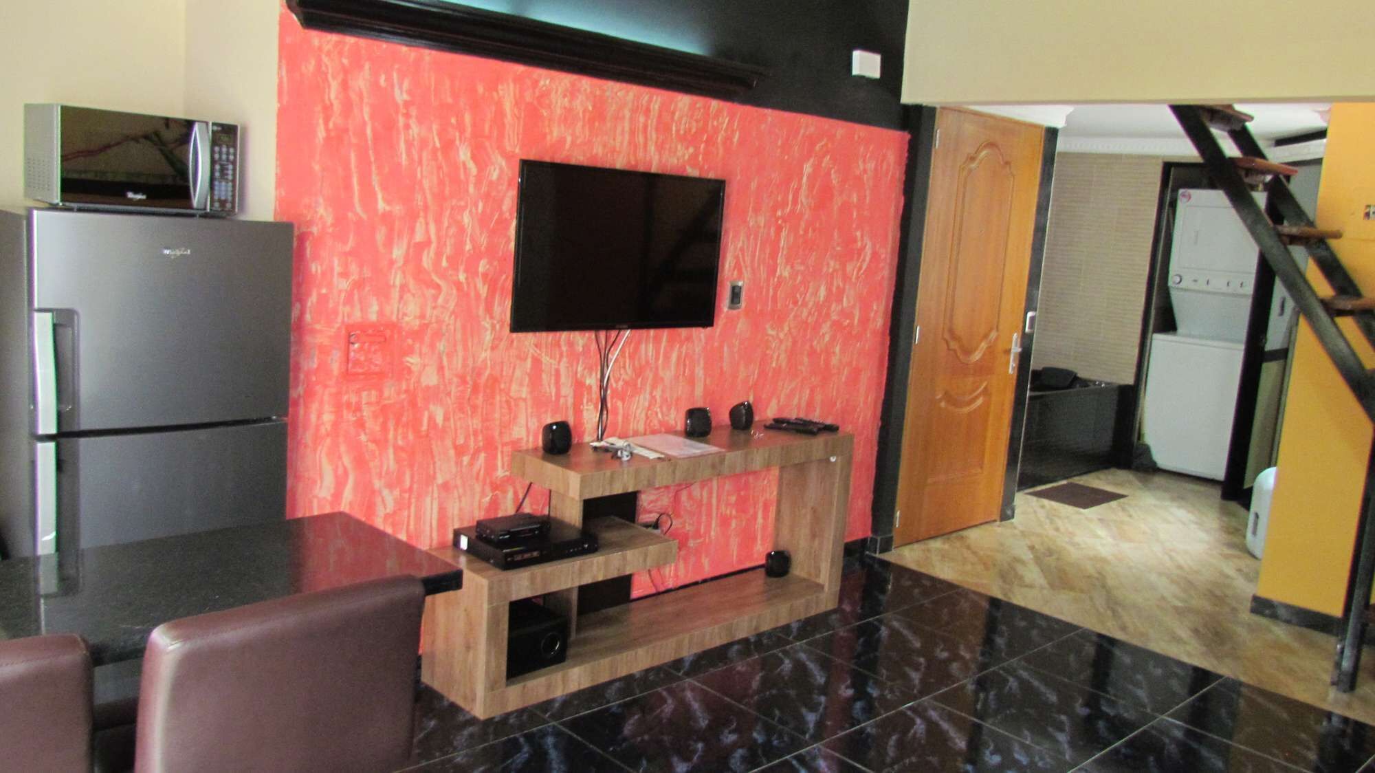 Two apartments 2 bedrooms in total two Hot tubs AC