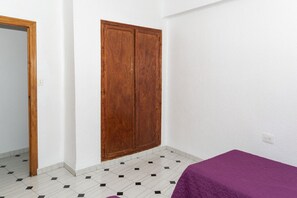 4 dormitorios, tabla de planchar con plancha, wifi y ropa de cama
