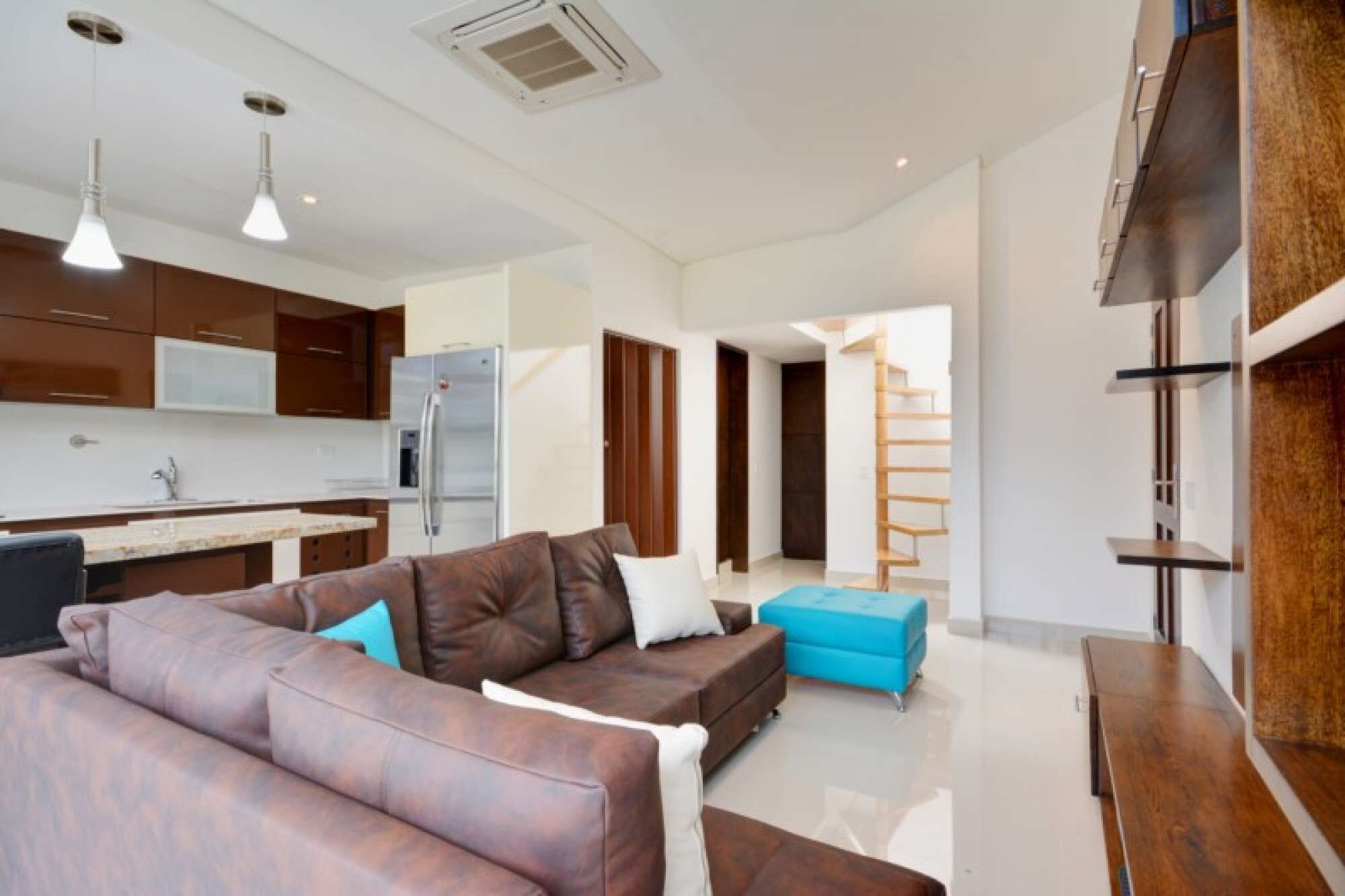 5 Bedroom Combo of 3 bedroom PH inside Lleras with Private roof and a 2 bedroom below AC.