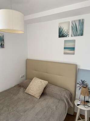 2 間睡房、熨斗/熨衫板、Wi-Fi (收費)、床單