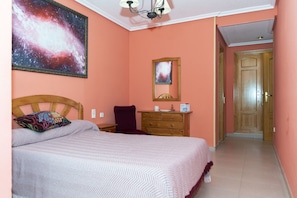 3 Schlafzimmer, BĂŒgeleisen/BĂŒgelbrett, BettwĂ€sche