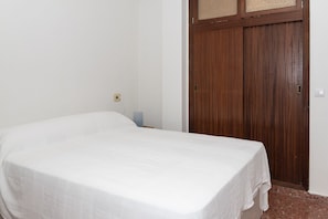 3 bedrooms, WiFi, bed sheets