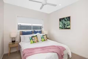 1 chambre, fer et planche à repasser, Wi-Fi gratuit, draps fournis