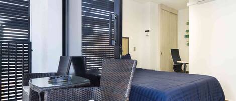 3 bedrooms, desk, iron/ironing board, WiFi