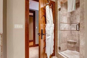 Condo (Beaver_Creek_Park_Hyatt_2bed) | Bathroom - Beaver Creek Park Hyatt 2 Bedroom Residence (Avon)