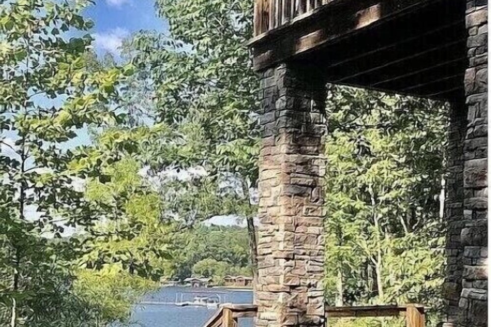 Waterfront house, Minutes to Auburn, Boat slip.