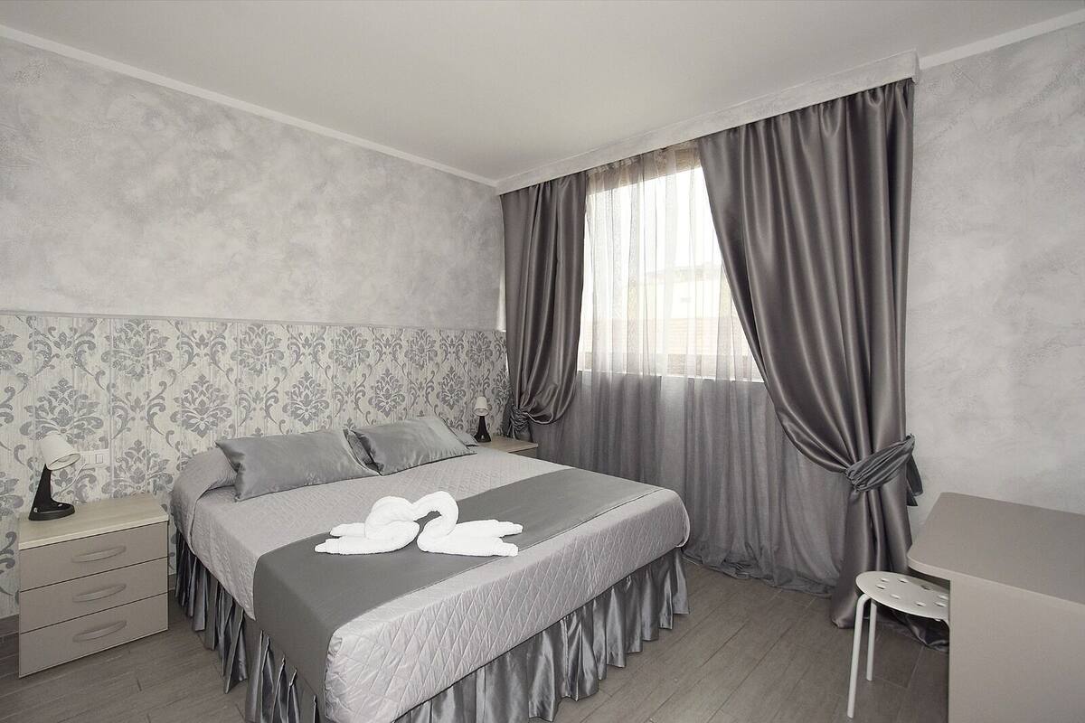 Quarto casal luxo, suíte, vista para o jardim (Camera 5) | Diversos