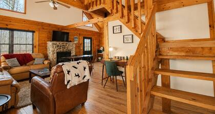 11 Beech - Cozy, Pet-Friendly Cabin!