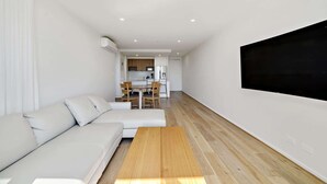 Unclassified image, 2 of 25, button - Modern 1-Bed Apartment With Parking, Pool and Gym (Phillip)