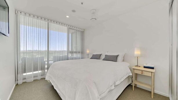 Unclassified image, 1 of 25, button - Modern 1-Bed Apartment With Parking, Pool and Gym (Phillip)