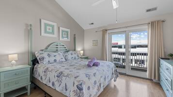 4 bedrooms, desk, iron/ironing board, travel crib