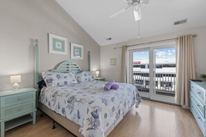 4 bedrooms, desk, iron/ironing board, travel crib - ⭐️Spacious Clean Townhouse Steps to Beach Pool⭐️ (Ocean City)