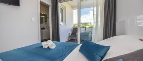 Caja de seguridad en la habitación, wifi gratis y ropa de cama