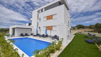 Alberca al aire libre