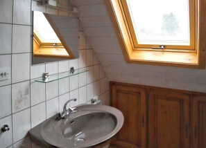 Shower, towels - Homerez - Appt Thannenkirch, Mountain View (Thannenkirch)