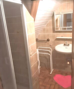 Shower, towels - Homerez - Appt Thannenkirch, Mountain View (Thannenkirch)