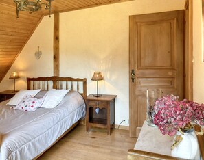 3 bedrooms, iron/ironing board, travel cot, free WiFi - Homerez - Appt Thannenkirch, Mountain View (Thannenkirch)