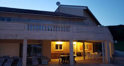 RĂȘve de Papillon - Un beau gĂźte dans une propriĂ©tĂ© de 5000mÂČ prĂšs du Lot