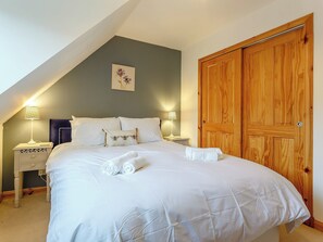 4 bedrooms, free WiFi, bed sheets - 4 bedroom accommodation in Linside (Linside)