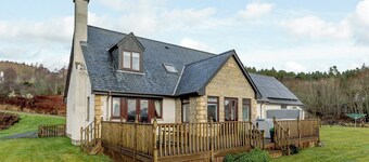 4 bedroom accommodation in Linside