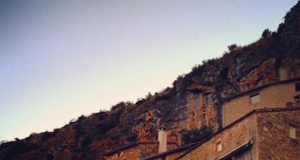 Bed and breakfast facing the Millau viaduct and the Tarn river magnificent view