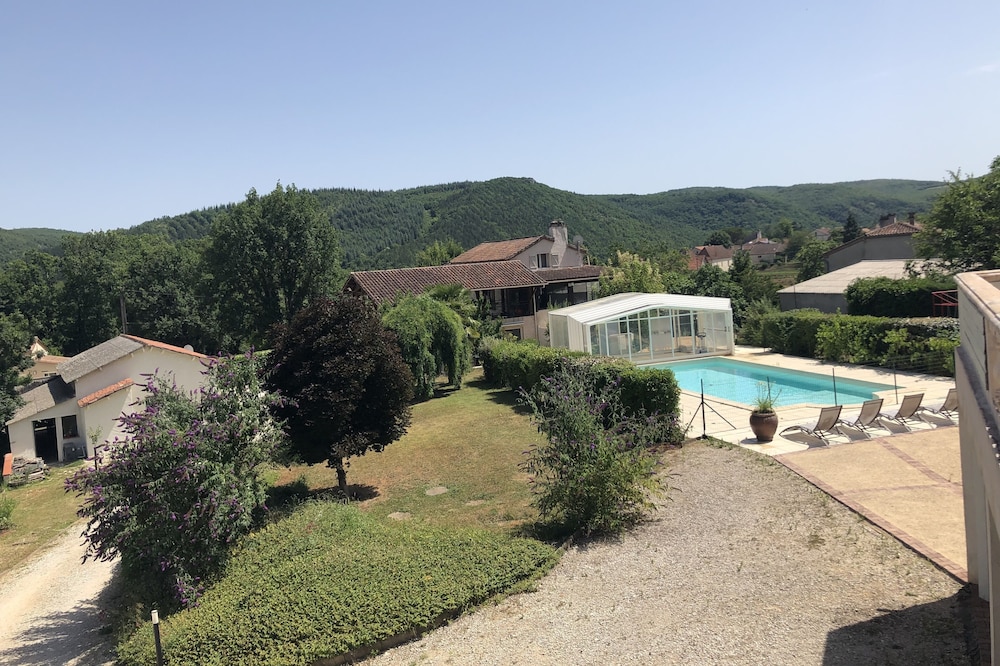 Aube-sur-la-Vallée - Un beau gîte dans une propriété de 5000m² près du Lot