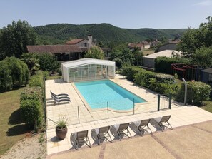 Pool - Aube-sur-la-Vallée - Un beau gîte dans une propriété de 5000m² près du Lot (St Gery)