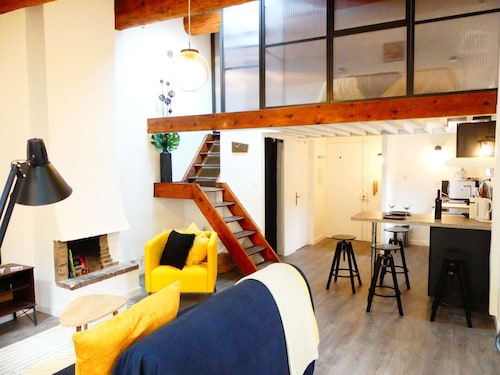 1 Bedroom with terrace - Wifi, Air Conditionning / 1 to 5 People