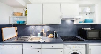 1 Bedroom Flat Quartier Rotonde - Lift, Wifi, Air Conditionning / 1 to 6 People