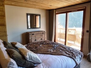 5 bedrooms, WiFi, bed sheets