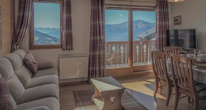 7 person, 3 bed apartment situated directly on the piste!