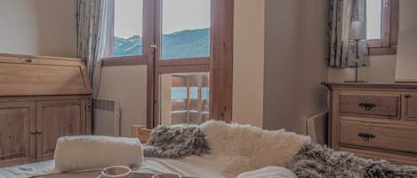3 bedrooms, WiFi, bed sheets