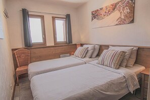 6 bedrooms, WiFi, bed sheets - Chalet Wittenburg is a 12 person, 6 bedroom chalet located right on the slopes. (Landry)