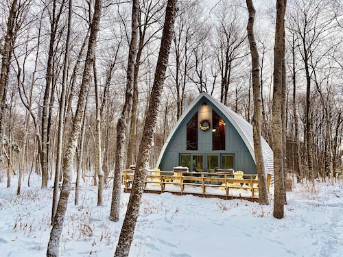 Beechwood Cottage - Sleeps 4! A-Frame in Sister Bay, WI: Coffee Bar & Fire Pit!