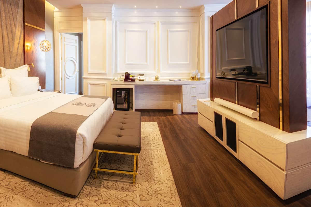 premium suite | 1 bedroom, down duvets, minibar, in-room safe