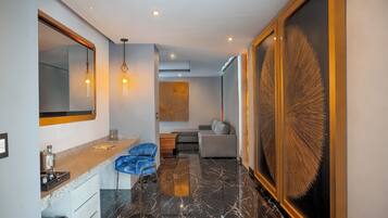 Superior-Suite | Daunenbettdecken, Minibar, Zimmersafe, Schreibtisch