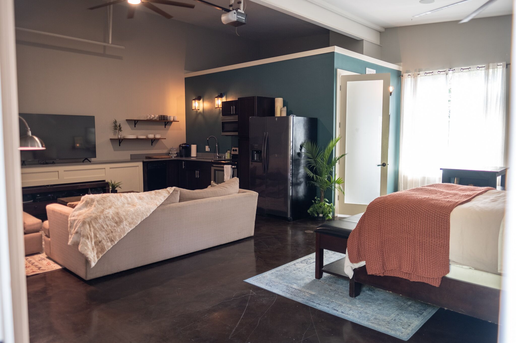 The Gulley - Modern and Spacious Oasis