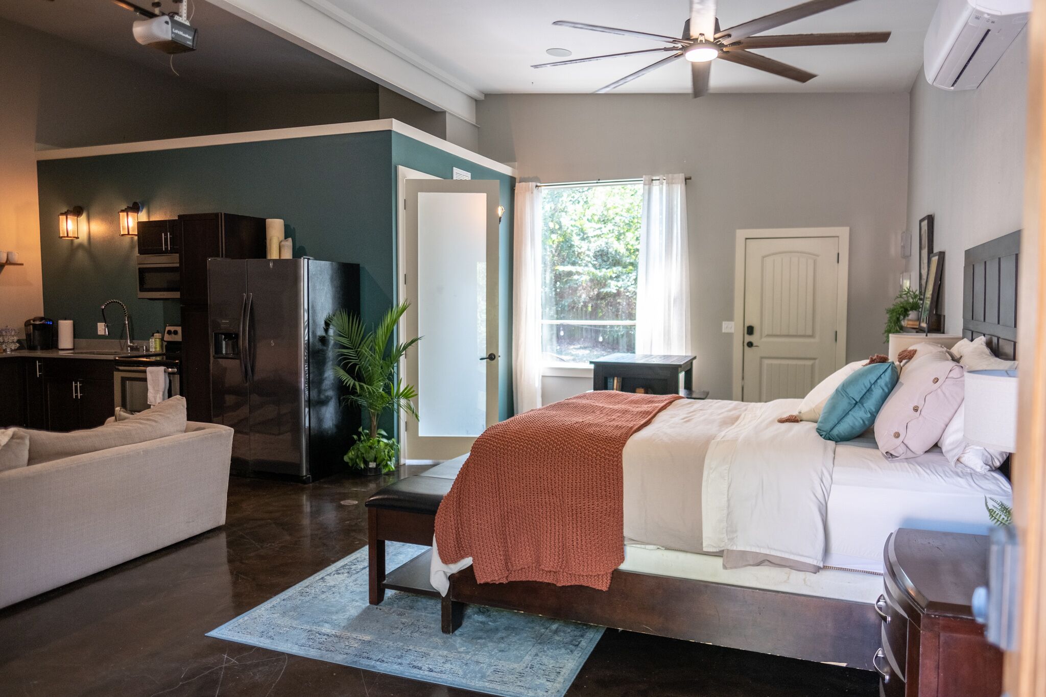 The Gulley - Modern and Spacious Oasis