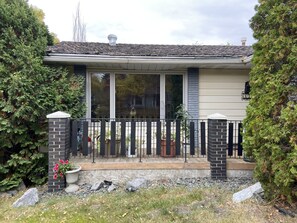 Exterior - Top floor suite (St. Albert)