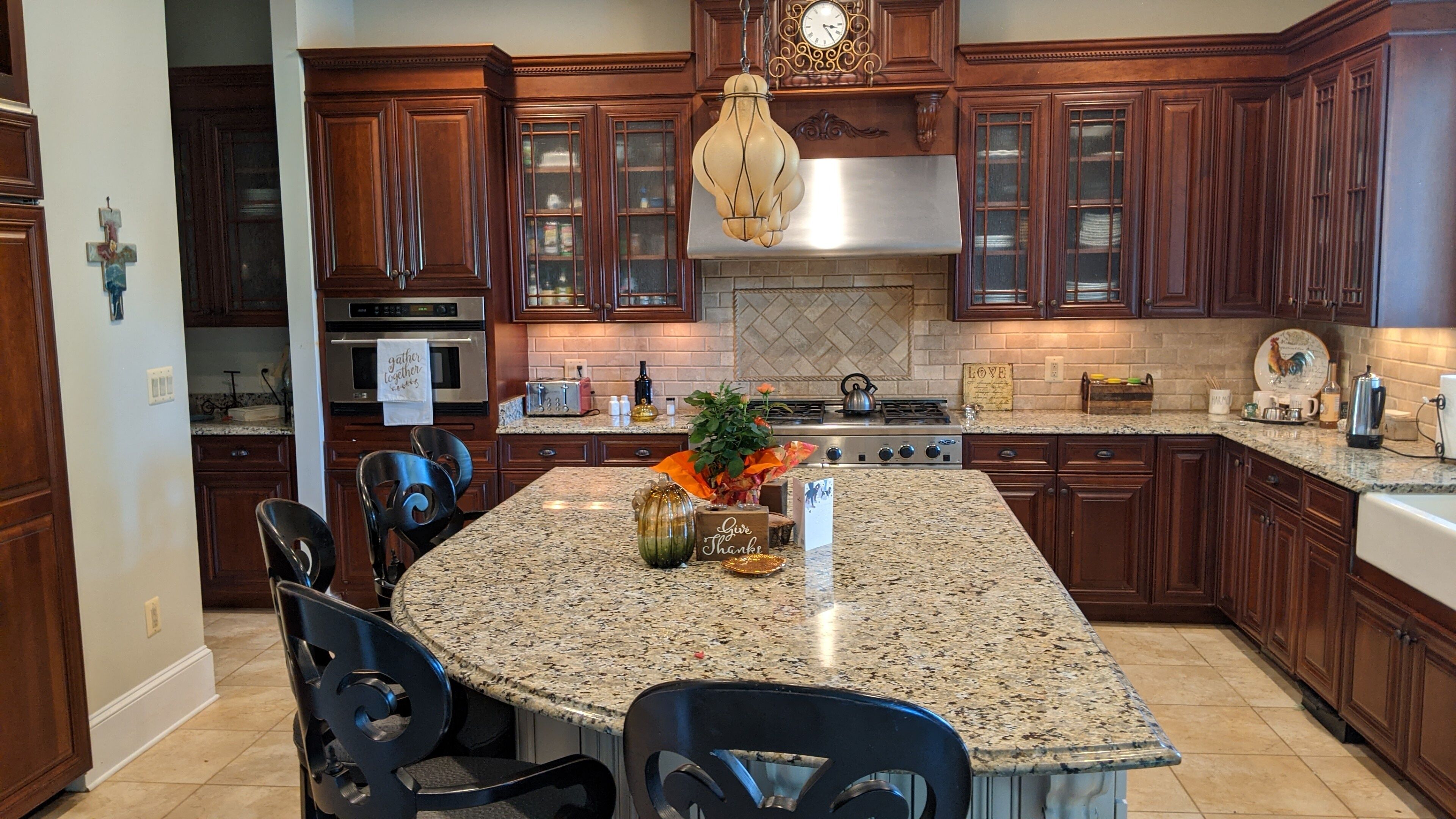 Large Family getaway,16 acres in golf community, wineries, hiking, biking nearby