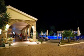 Outdoor pool - Amalia Corfu Hotel - Adults Only (Corfu)