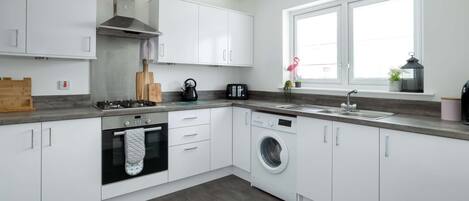 Fridge, microwave, oven, stovetop